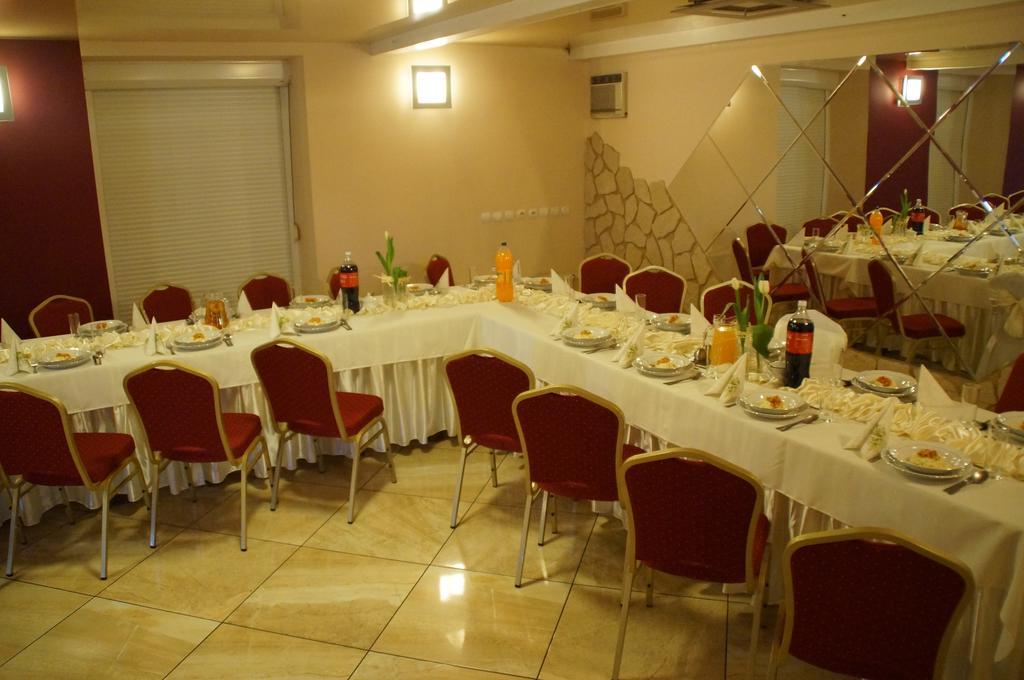 Hotel Atlantis Poznan Dış mekan fotoğraf